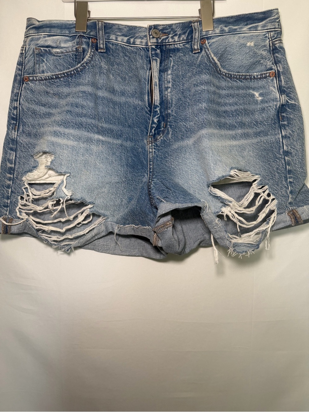 American Eagle Mom Short